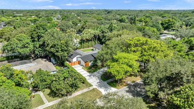 15321 SW 82nd Ave, Palmetto Bay, FL 33157