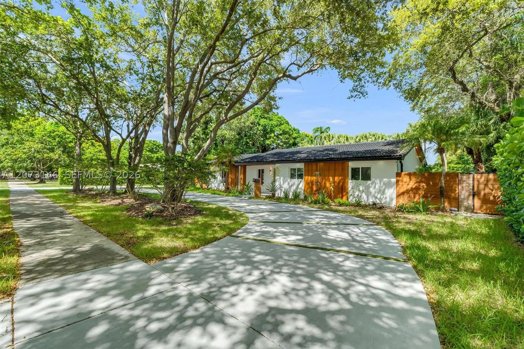 15321 SW 82nd Ave, Palmetto Bay, FL 33157