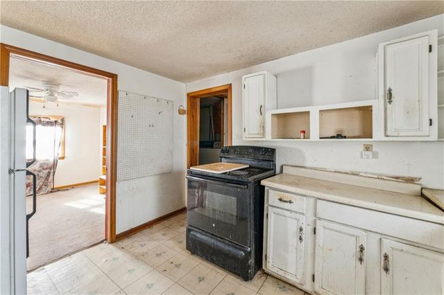 725 N Hamilton Street, Olathe, KS 66061