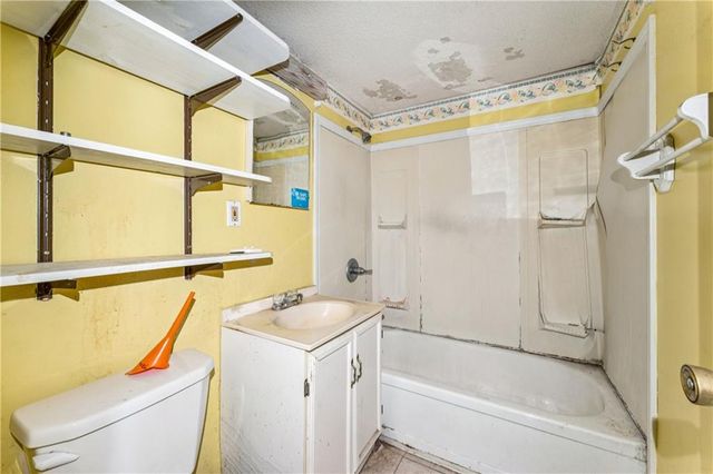 725 N Hamilton Street, Olathe, KS 66061