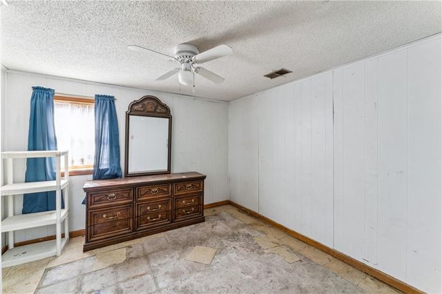 725 N Hamilton Street, Olathe, KS 66061