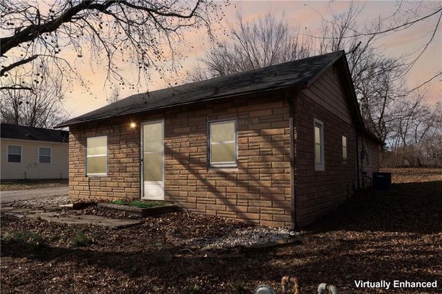 725 N Hamilton Street, Olathe, KS 66061