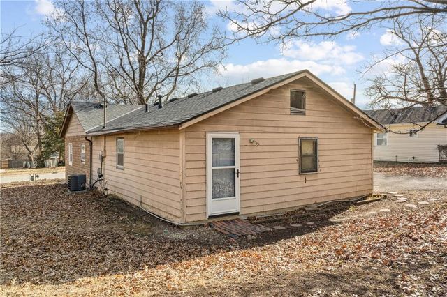 725 N Hamilton Street, Olathe, KS 66061