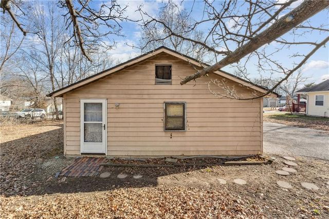 725 N Hamilton Street, Olathe, KS 66061