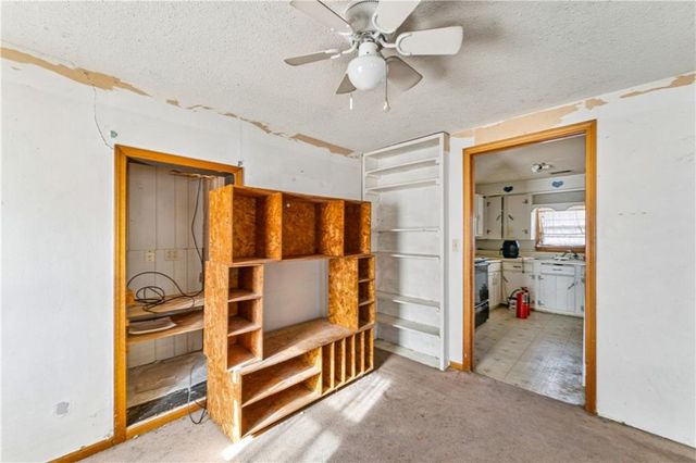 725 N Hamilton Street, Olathe, KS 66061