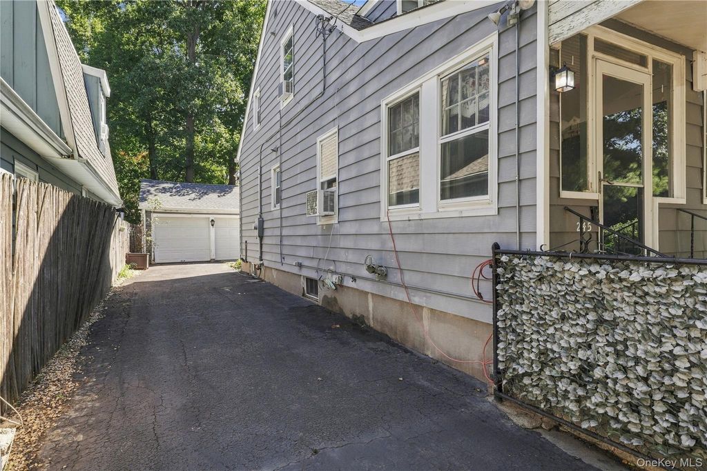 245 Buchanan Street, Centerport, NY 11721 — photo 2