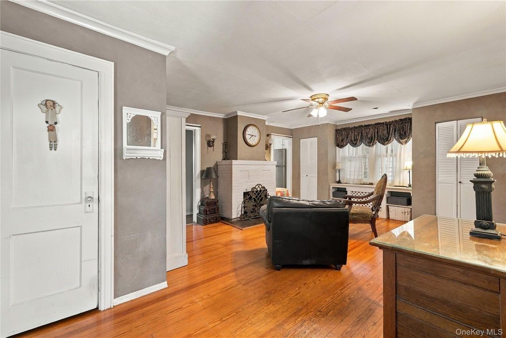 245 Buchanan Street, Centerport, NY 11721 — photo 5