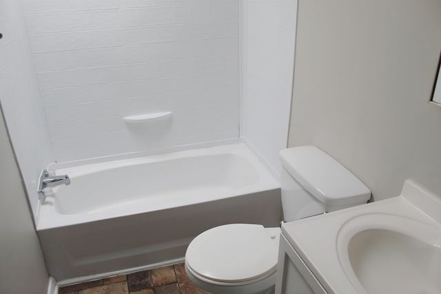 5249 Lapeer Road, Burton, MI 48509