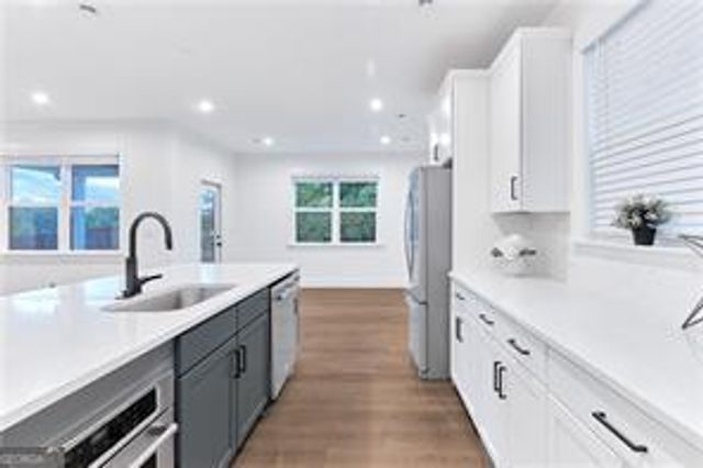 648 Avondale Park Circle, Decatur, GA 30032