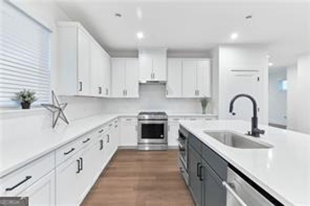 648 Avondale Park Circle, Decatur, GA 30032