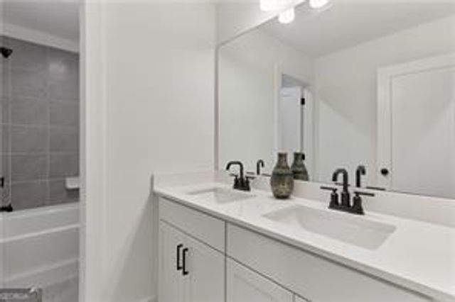 648 Avondale Park Circle, Decatur, GA 30032