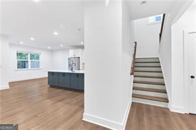 648 Avondale Park Circle, Decatur, GA 30032