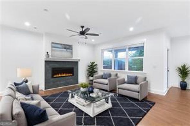 648 Avondale Park Circle, Decatur, GA 30032