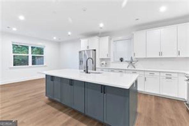 648 Avondale Park Circle, Decatur, GA 30032