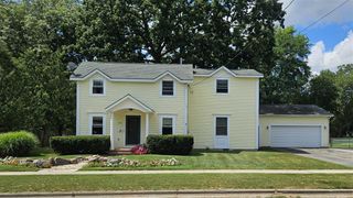 1026 Lincoln Lake Avenue, Lowell, MI 49331
