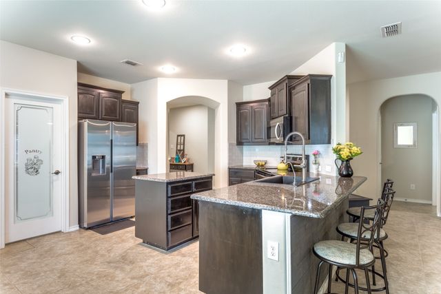 5801 Loveland Drive, Denton, TX 76208