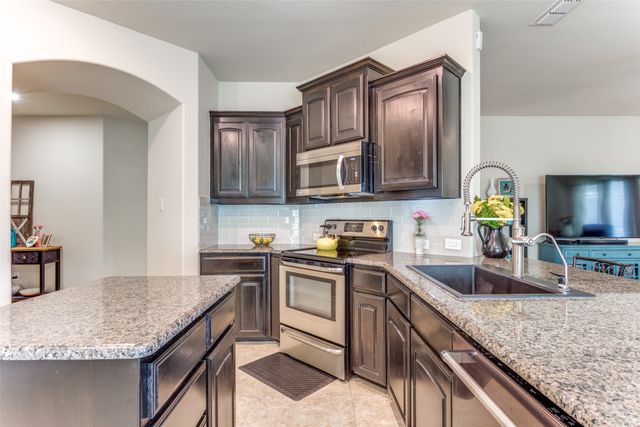 5801 Loveland Drive, Denton, TX 76208