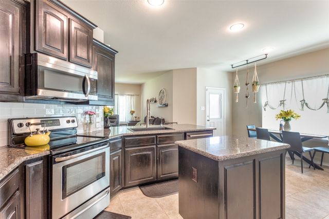 5801 Loveland Drive, Denton, TX 76208