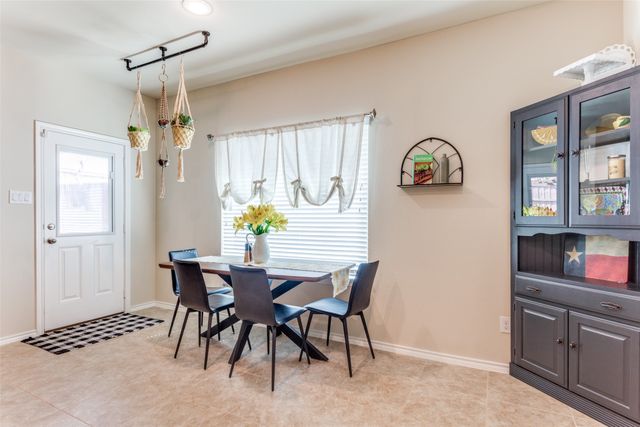 5801 Loveland Drive, Denton, TX 76208