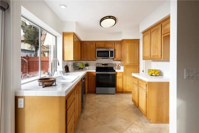 13981 Berkenham, Westminster, CA 92683