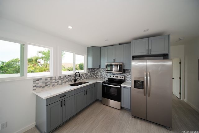 94-1061 Lumi Street, Waipahu, HI 96797