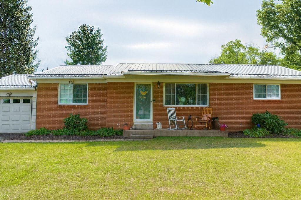 8121 Jefferson Road, Carroll, OH 43112