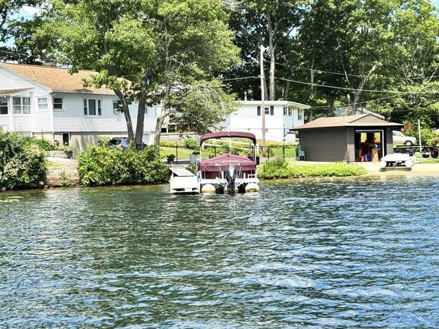 60 Wakefield Ave Webster Lake, Webster, MA 01570