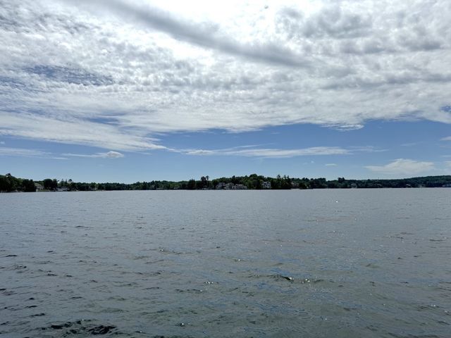 60 Wakefield Ave Webster Lake, Webster, MA 01570