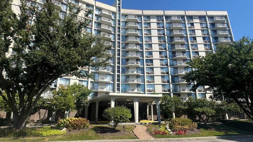 20 N Tower Road 12E, Oak Brook, IL 60523