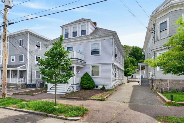 21 Dunlap St 3, Salem, MA 01970