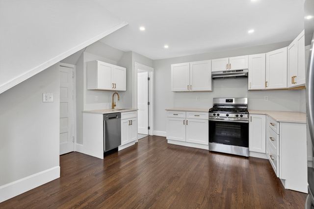 21 Dunlap St 3, Salem, MA 01970