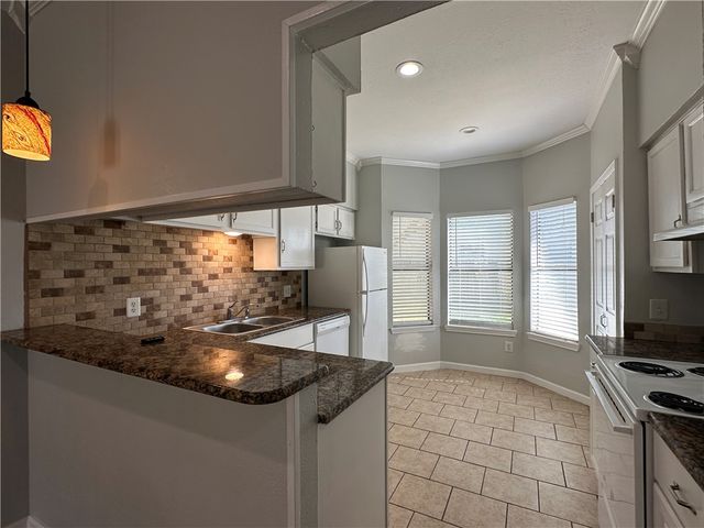 2924 Saint Joseph St N, Corpus Christi, TX 78418