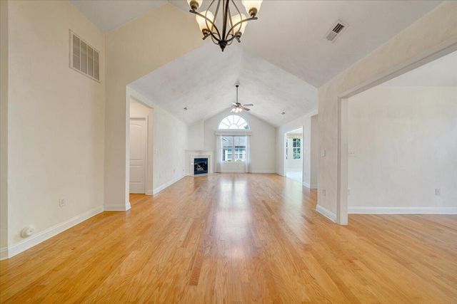 5650 Orchard Villas CIR, Roanoke, VA 24019