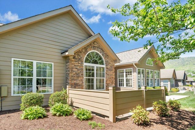5650 Orchard Villas CIR, Roanoke, VA 24019