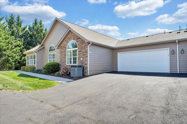 5650 Orchard Villas CIR, Roanoke, VA 24019