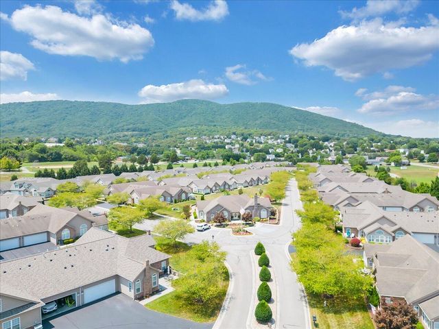 5650 Orchard Villas CIR, Roanoke, VA 24019