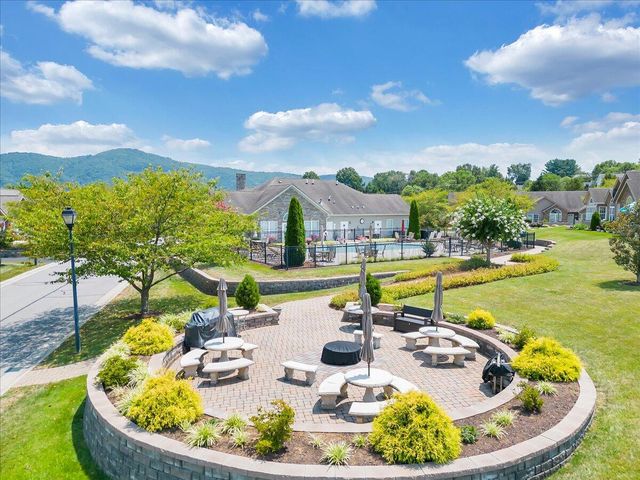 5650 Orchard Villas CIR, Roanoke, VA 24019