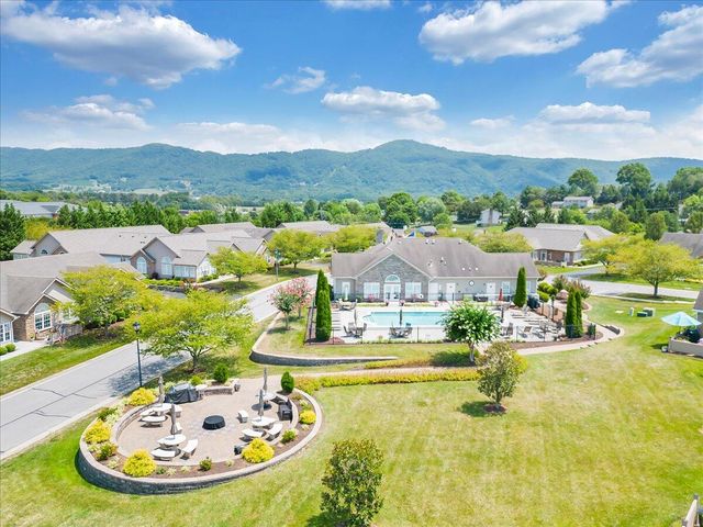 5650 Orchard Villas CIR, Roanoke, VA 24019