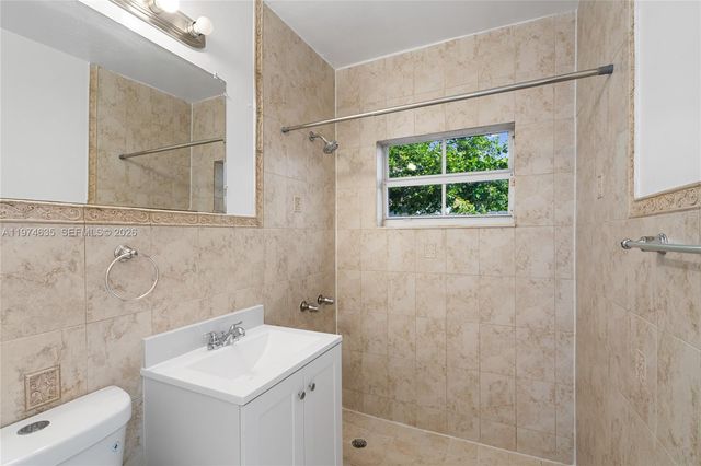 1381 W 63rd St, Hialeah, FL 33012