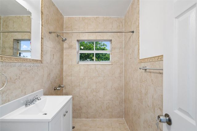 1381 W 63rd St, Hialeah, FL 33012