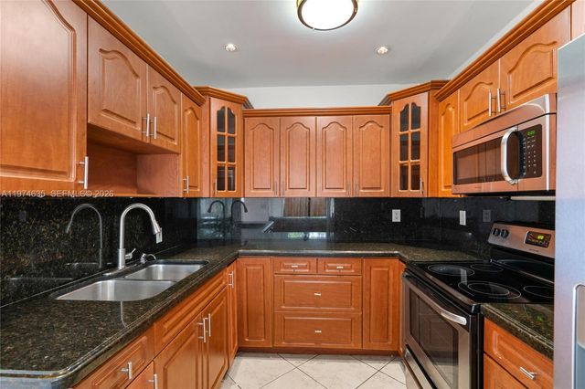 1381 W 63rd St, Hialeah, FL 33012