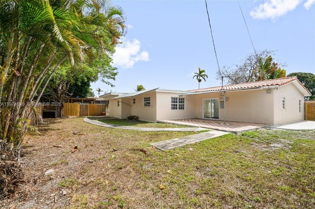 1381 W 63rd St, Hialeah, FL 33012