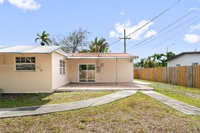 1381 W 63rd St, Hialeah, FL 33012