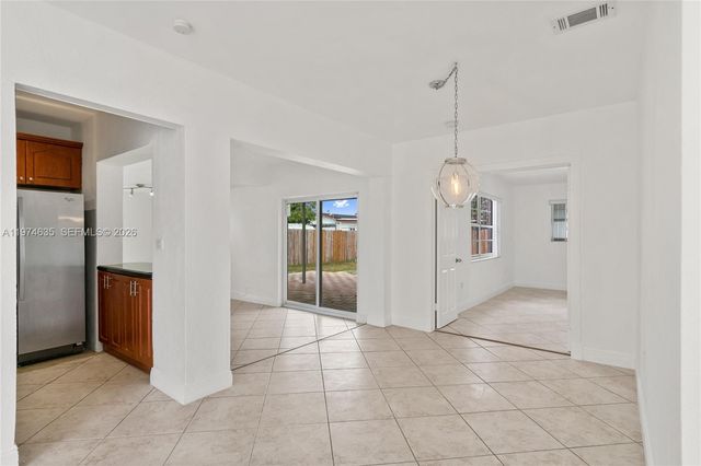 1381 W 63rd St, Hialeah, FL 33012