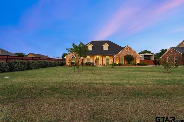 16050 Stonebriar Ct, Lindale, TX 75771