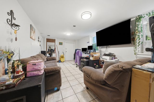 657 Freeland Avenue, Calumet City, IL 60409