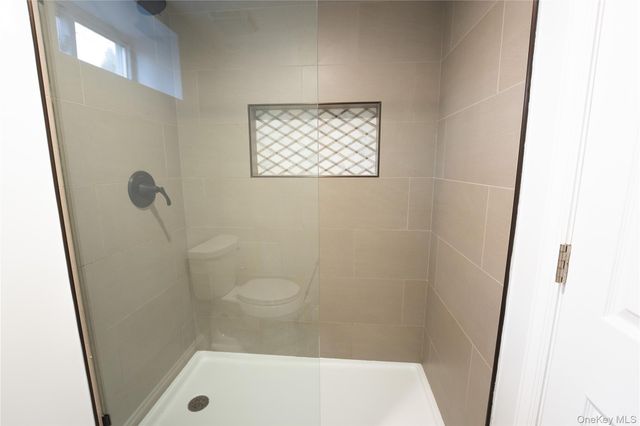 275 Longvue Terrace, Yonkers, NY 10710