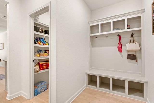 18508 Parkway Pines Drive, Bauxite, AR 72011