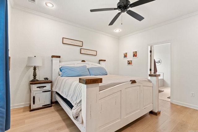 18508 Parkway Pines Drive, Bauxite, AR 72011