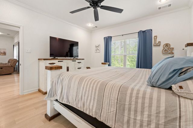 18508 Parkway Pines Drive, Bauxite, AR 72011